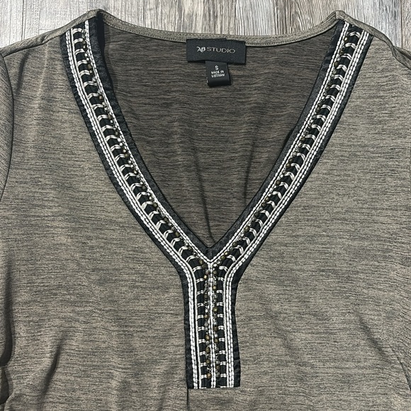 AB Studio Top - Picture 2 of 7